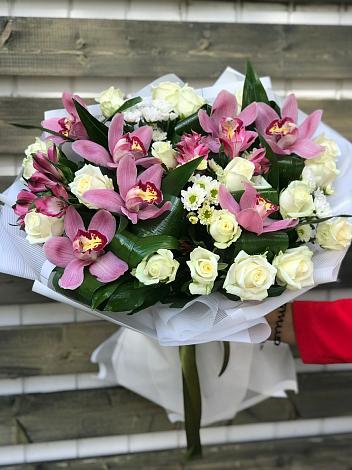 Букет цветов из: Розы и Хризантемы в Балковском
