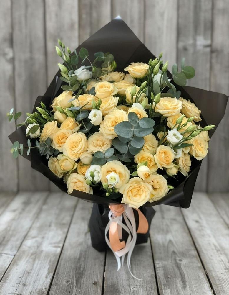 Букет цветов из: Розы и Лизиантусы в Балковском