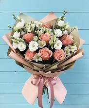 Букет цветов из:  Розы, Альстромерии и Лизиантусы в Балковском
