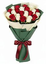 Букет Микс из красных и белых роз в Балковском