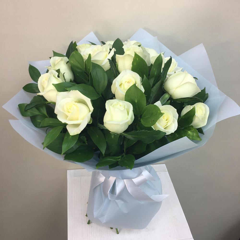 Букет 15 Белых роз Проуд в Балковском