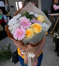 Букет цветов из:  Герберы, Розы и Хризантемы в Балковском