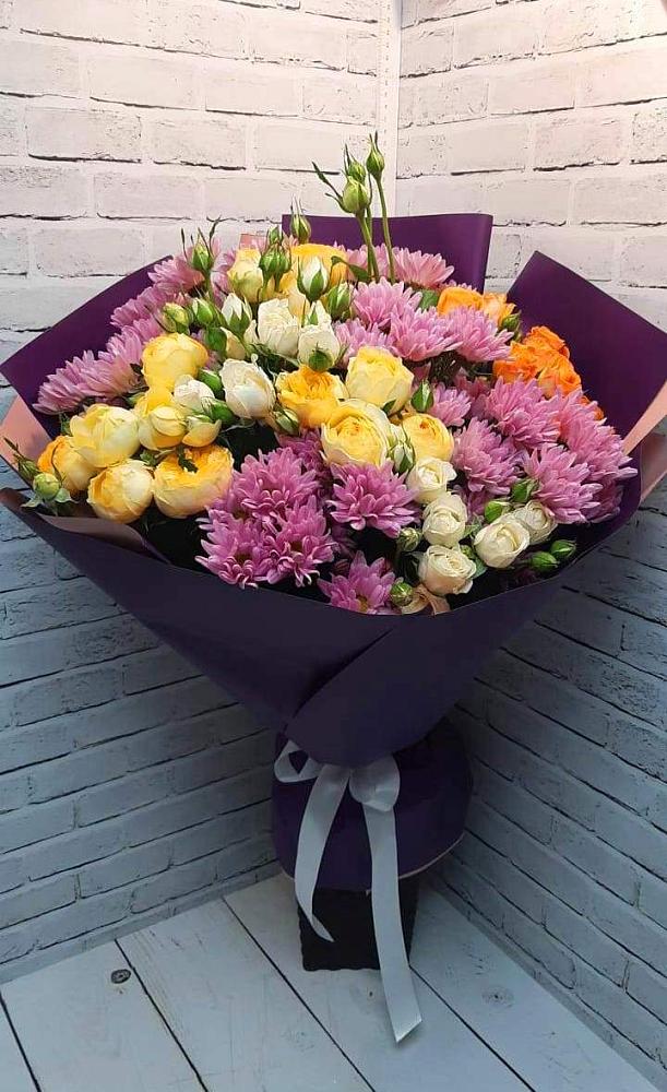 Букет цветов из: Хризантемы и Розы в Балковском
