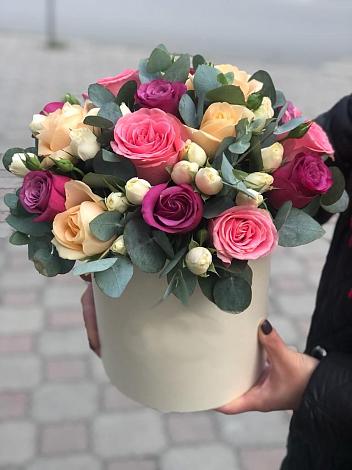 Цветочная композиция из Розы в шляпной коробке в Балковском
