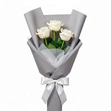Букет 3 белые розы в Балковском