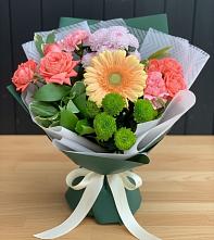 Букет цветов из:  Гвоздики, Розы, Герберы и Хризантемы в Балковском