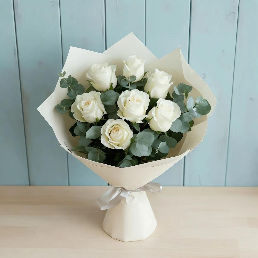 Букет Белые розы в Эвкалипте в Балковском