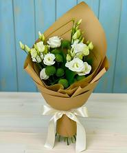 Букет цветов из:  Хризантемы и Лизиантусы в Балковском