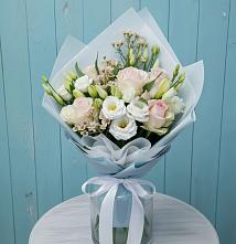 Букет цветов из:  Розы и Лизиантусы в Балковском
