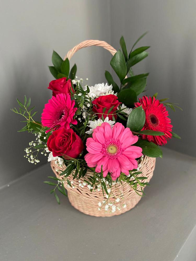 Цветочная композиция из Розы, Хризантемы и Герберы в корзине в Балковском