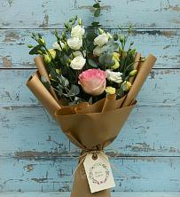 Букет цветов из:  Розы и Лизиантусы в Балковском