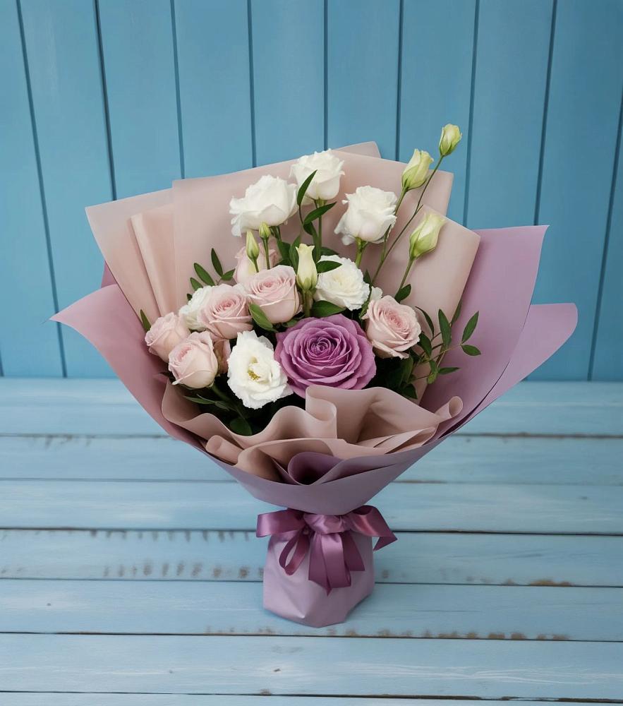 Букет цветов из: Розы и Лизиантусы в Балковском